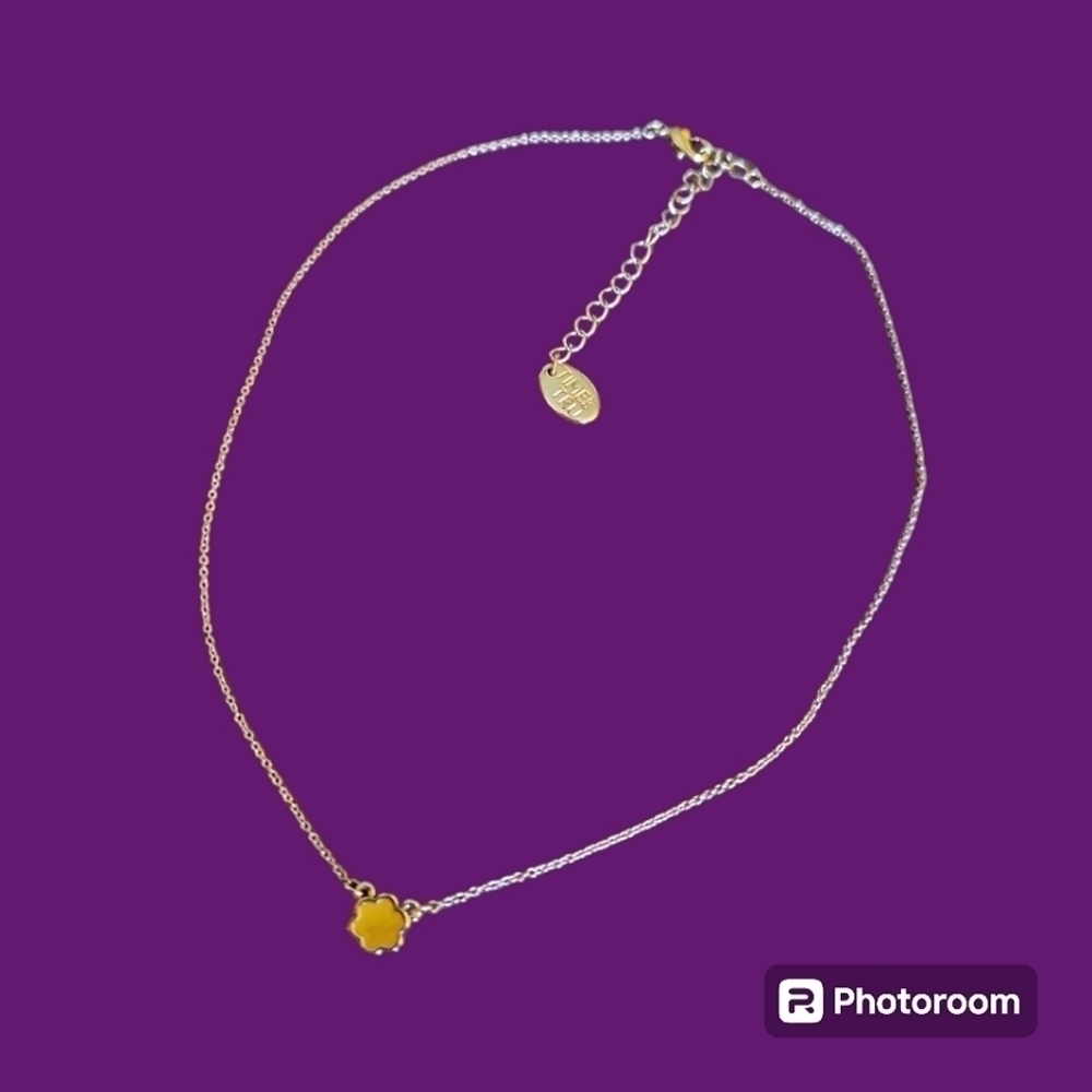525 Time And Tru Dainty Goldtone Floral Pendant Chain Necklace 6$